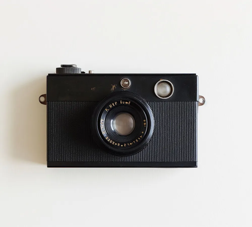 Canon EOS R10 front angle view